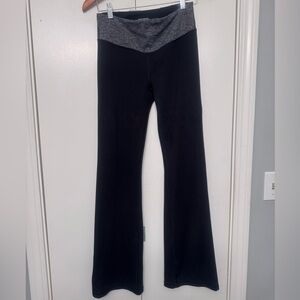 Victoria's Secret Flared yoga pants - Black and Gray